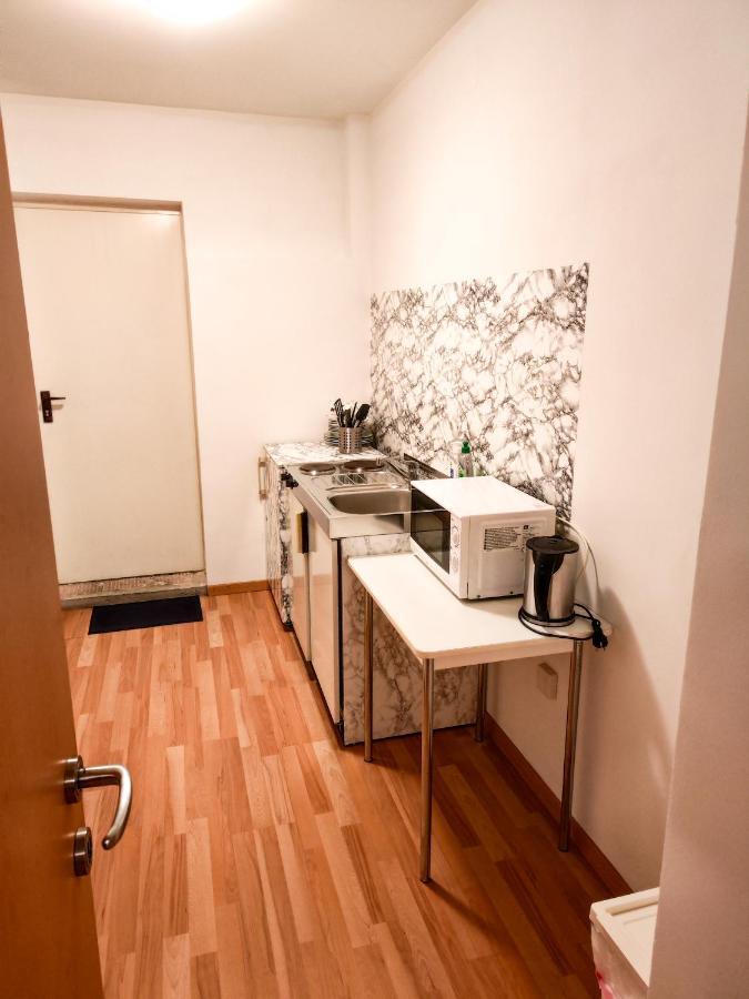 Apartment Young Service *